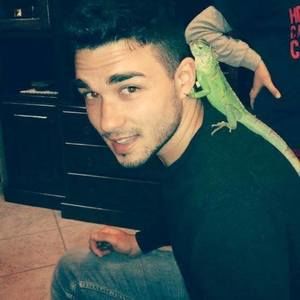 Meet your Posher, Adam